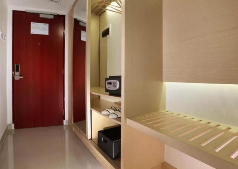 Golden City Hotel And Convention Center - Chse Certified Semarang Exterior foto